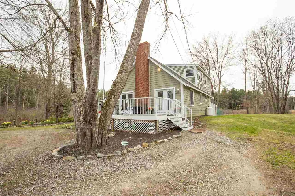 252 Exeter Road Hampton Falls NH 03844