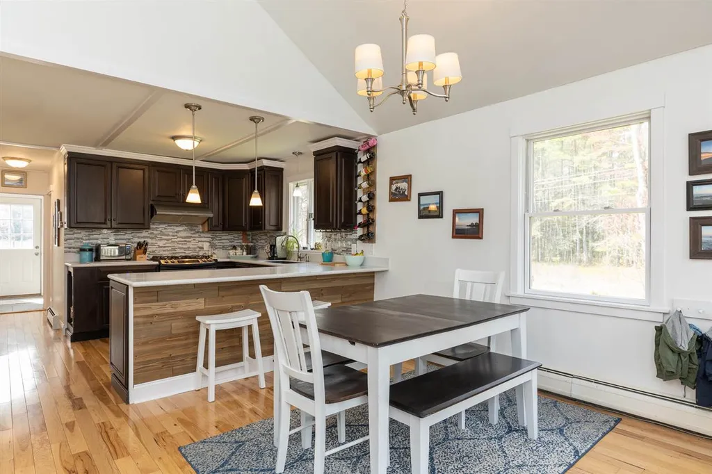 252 Exeter Road Hampton Falls NH 03844