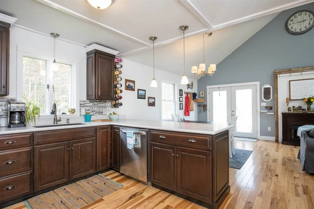 252 Exeter Road Hampton Falls NH 03844