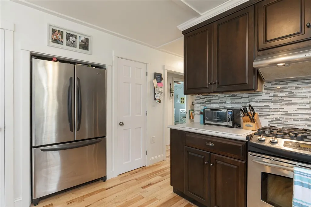 252 Exeter Road Hampton Falls NH 03844