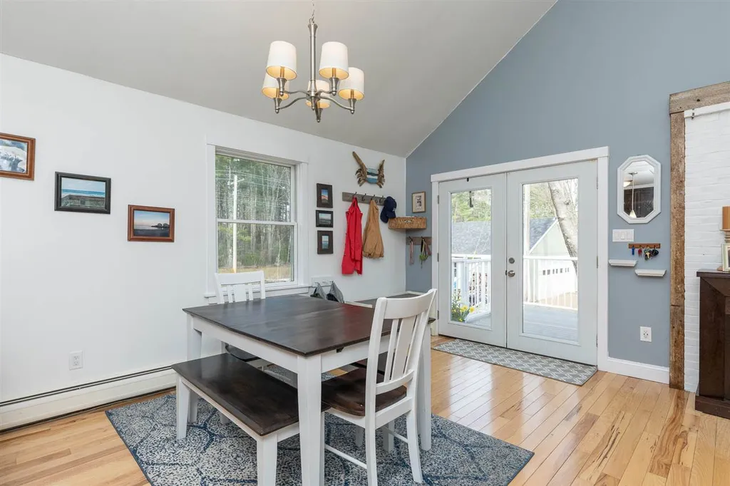 252 Exeter Road Hampton Falls NH 03844