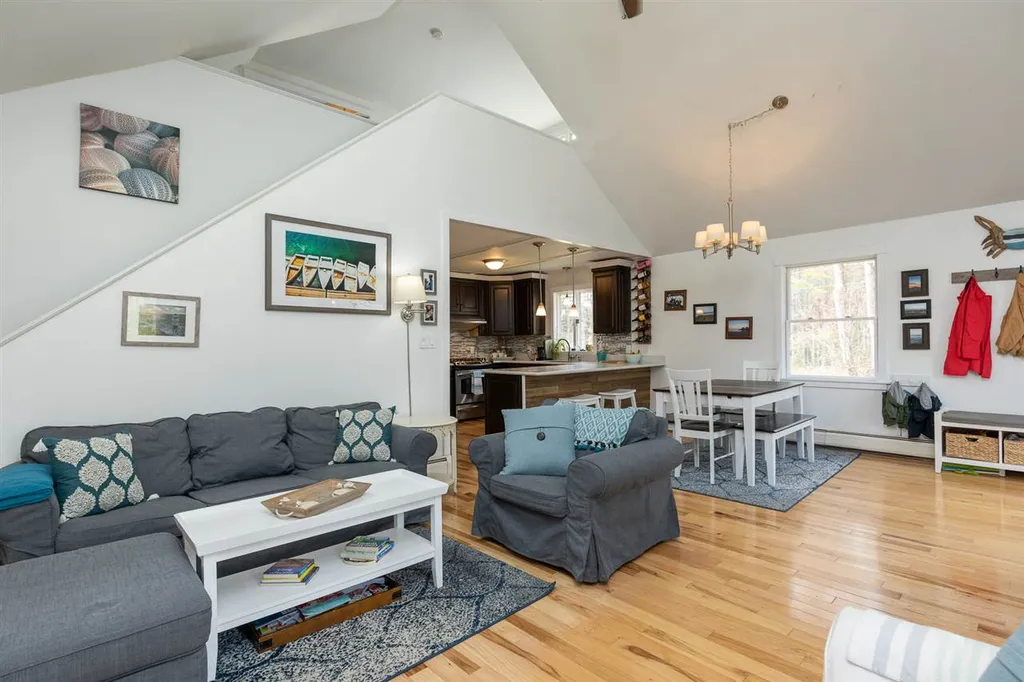 252 Exeter Road Hampton Falls NH 03844