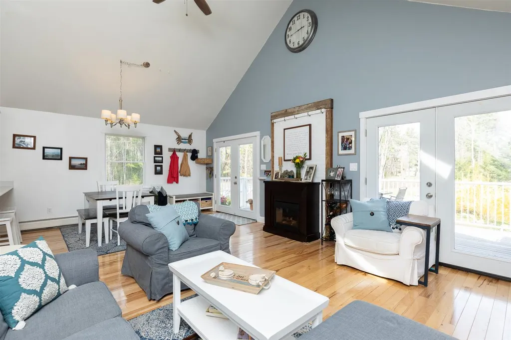 252 Exeter Road Hampton Falls NH 03844