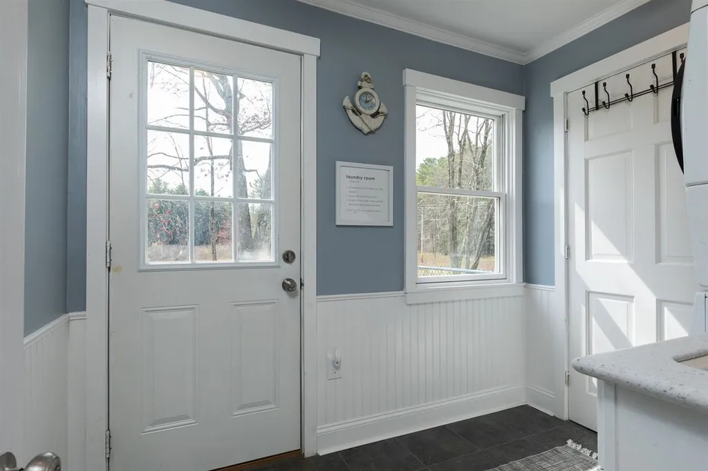 252 Exeter Road Hampton Falls NH 03844