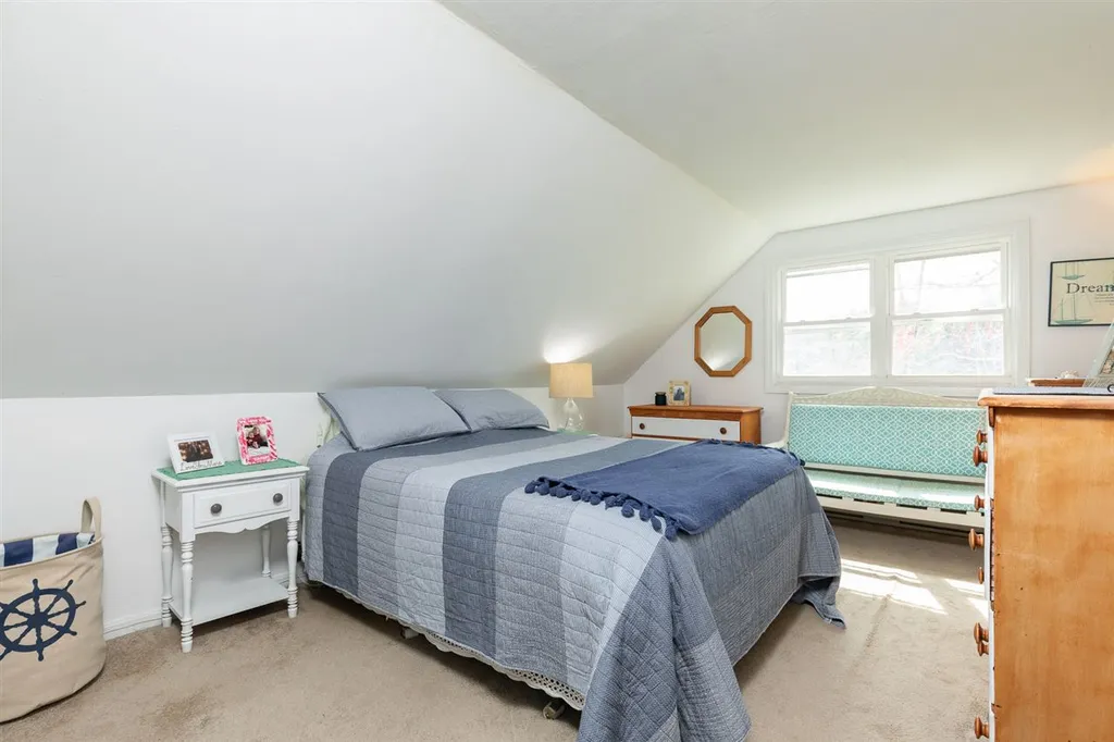 252 Exeter Road Hampton Falls NH 03844