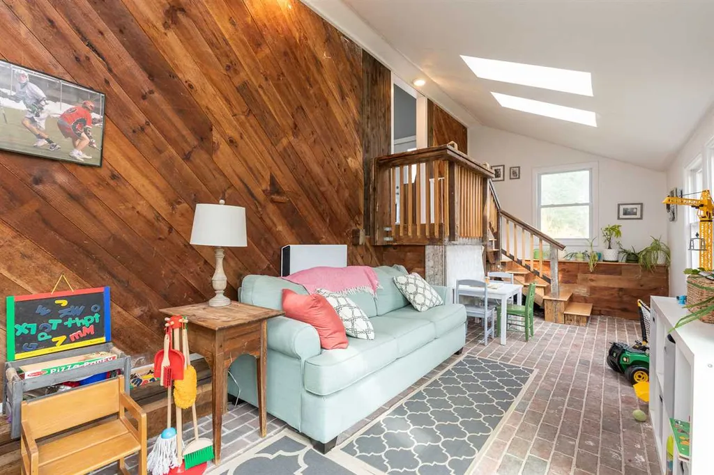 252 Exeter Road Hampton Falls NH 03844