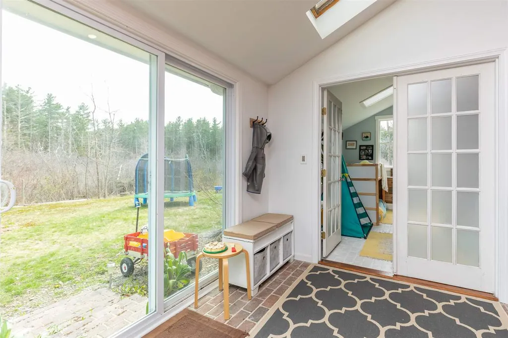 252 Exeter Road Hampton Falls NH 03844