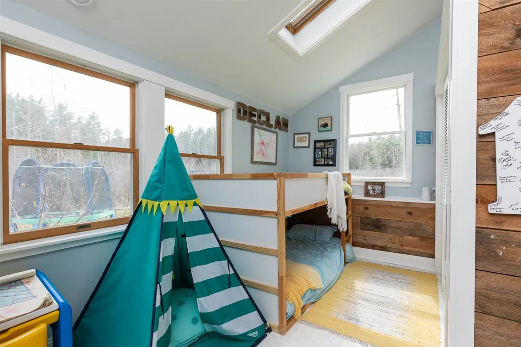 252 Exeter Road Hampton Falls NH 03844
