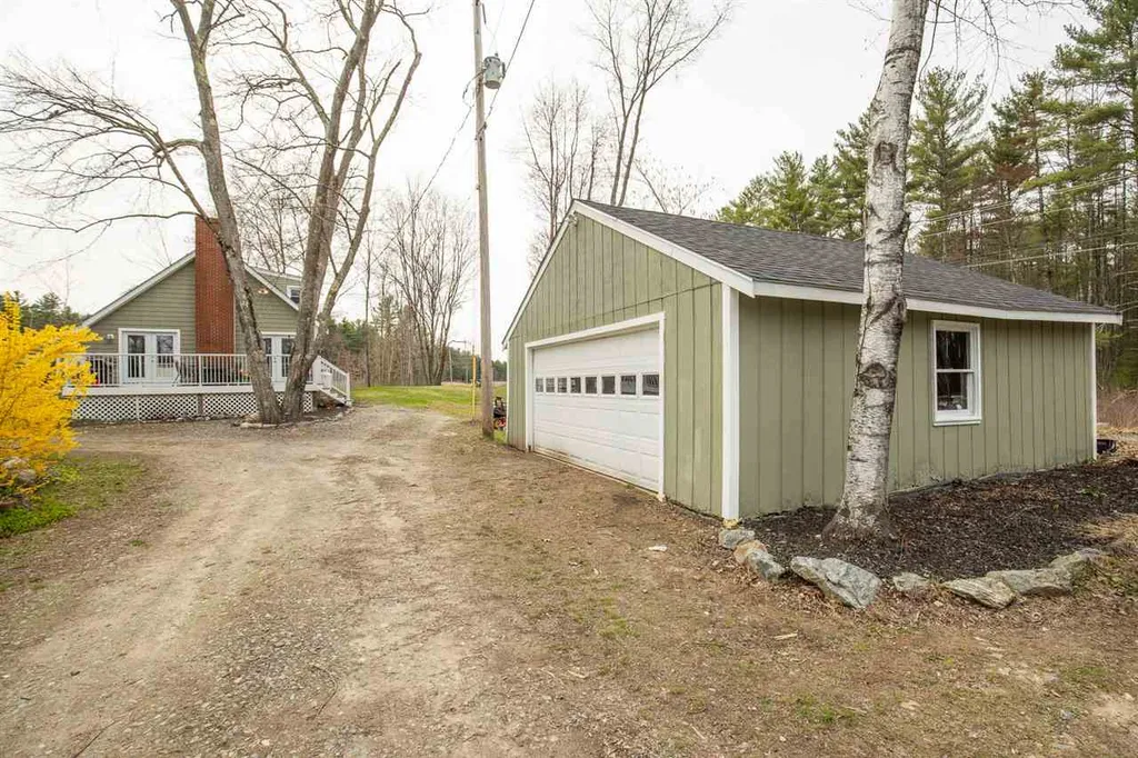 252 Exeter Road Hampton Falls NH 03844