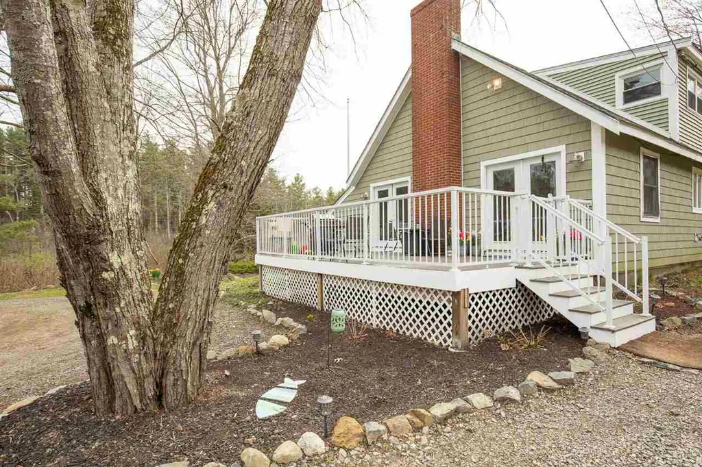 252 Exeter Road Hampton Falls NH 03844