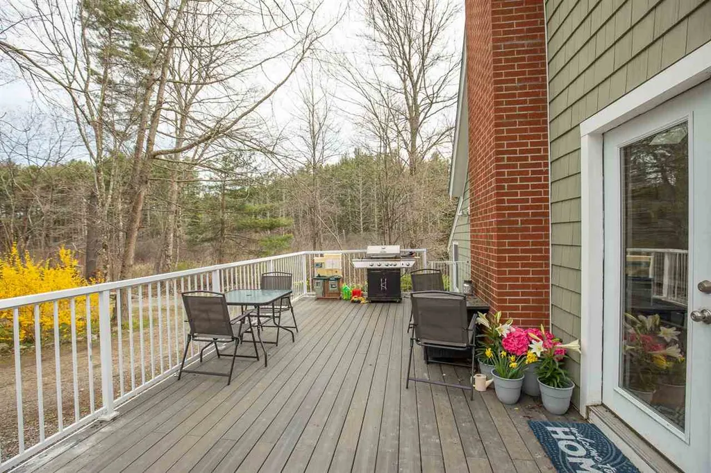 252 Exeter Road Hampton Falls NH 03844