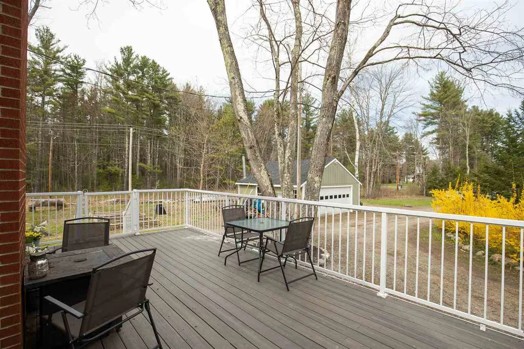 252 Exeter Road Hampton Falls NH 03844