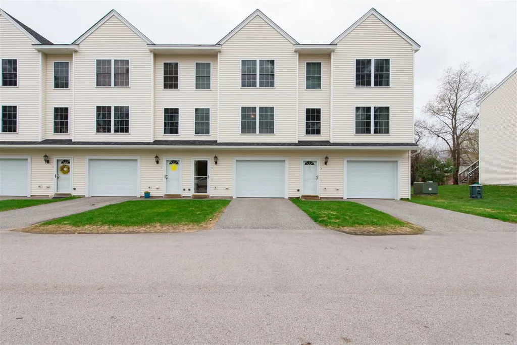 6 Pearson Way Epping NH 03042