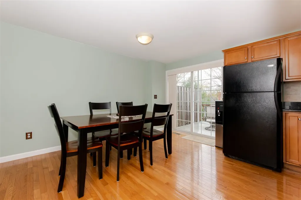 6 Pearson Way Epping NH 03042