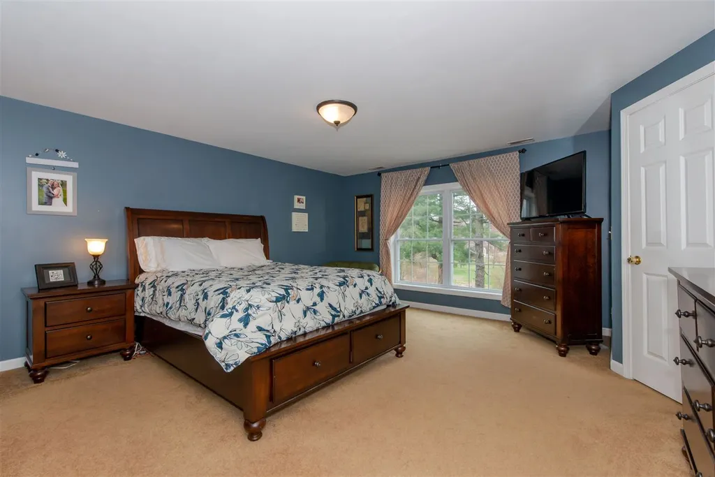 6 Pearson Way Epping NH 03042