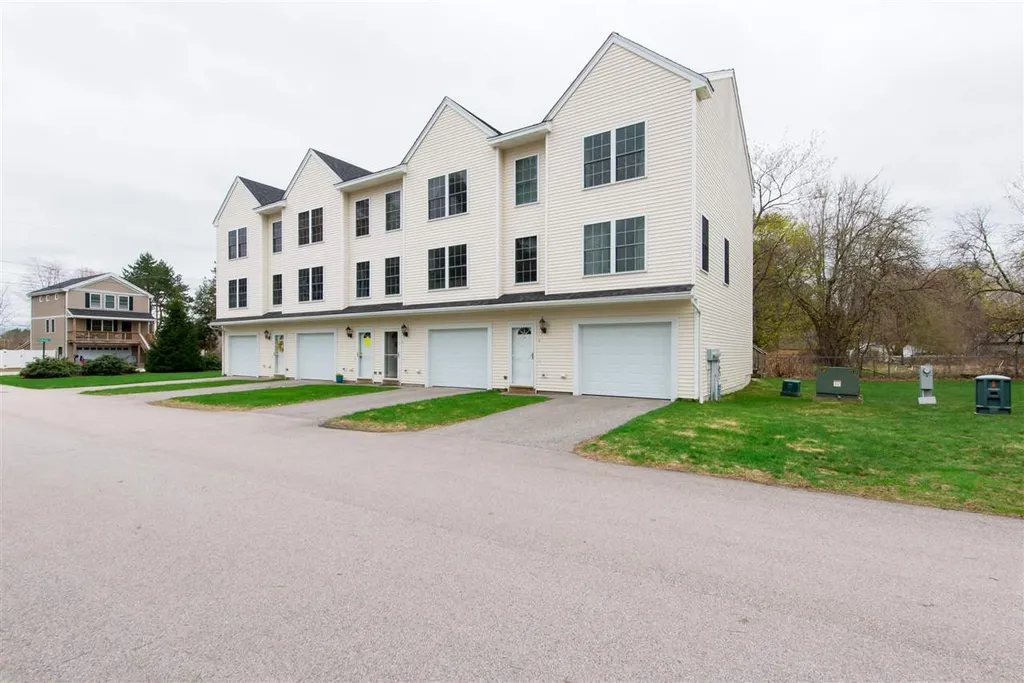 6 Pearson Way Epping NH 03042