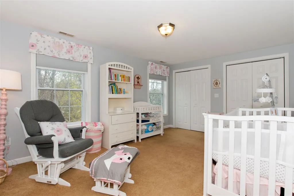 6 Pearson Way Epping NH 03042