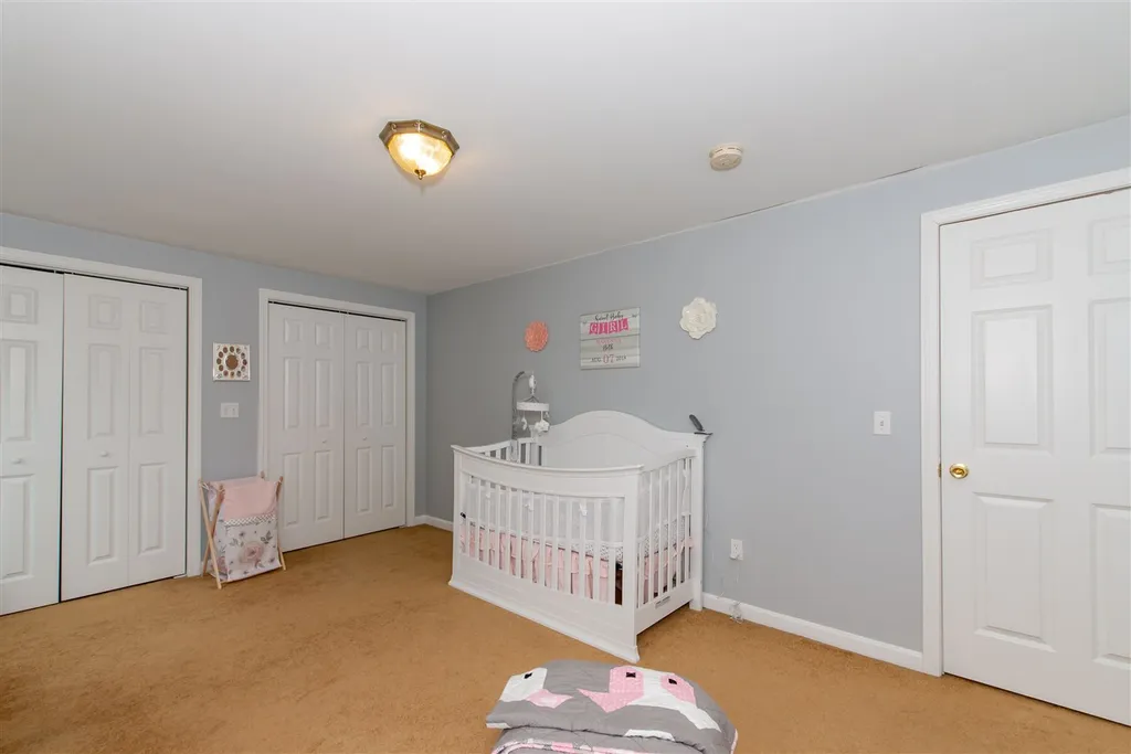 6 Pearson Way Epping NH 03042