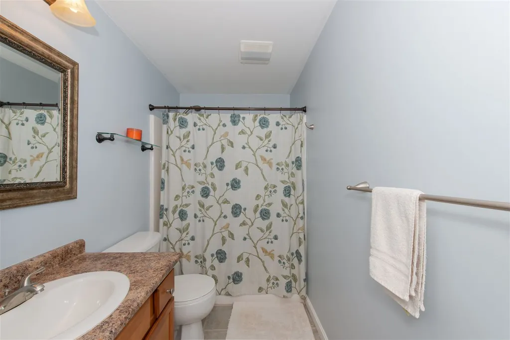6 Pearson Way Epping NH 03042