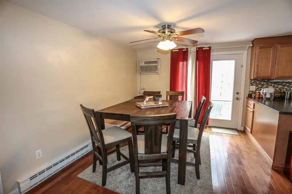 31 Oakridge Drive Londonderry NH 03053