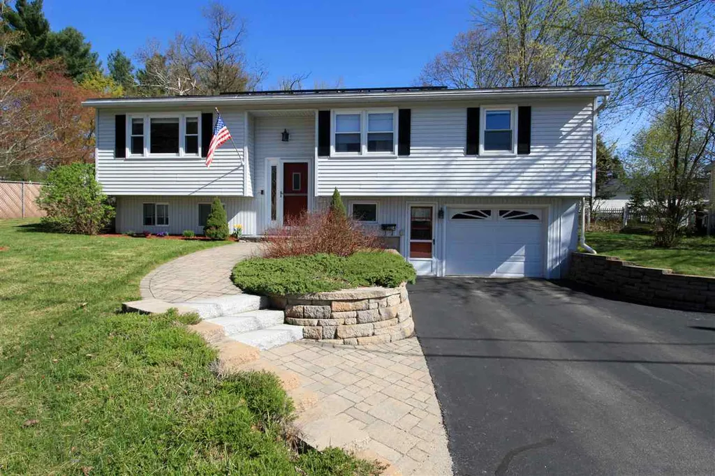 24 Wellman Avenue Nashua NH 03064