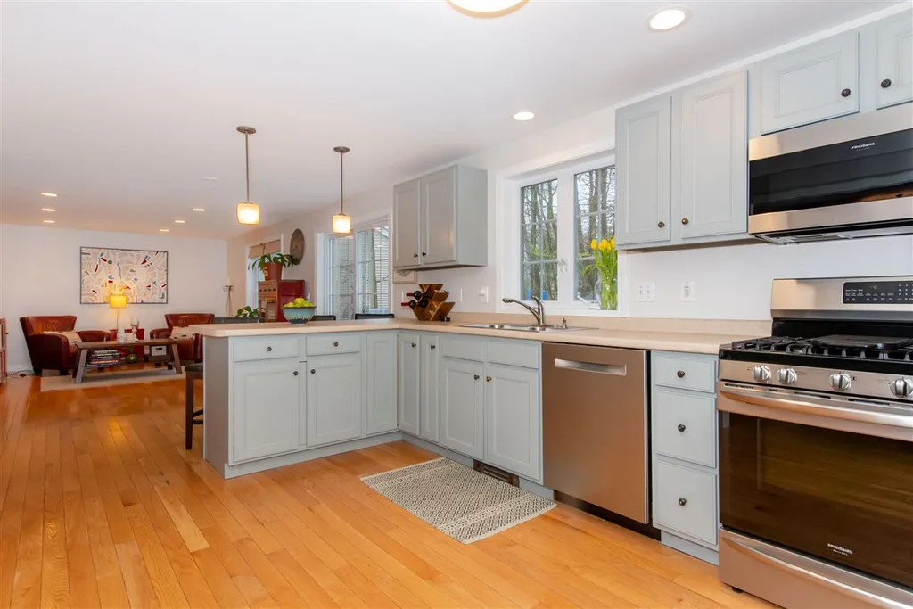 16 Woodland Road Dover NH 03820