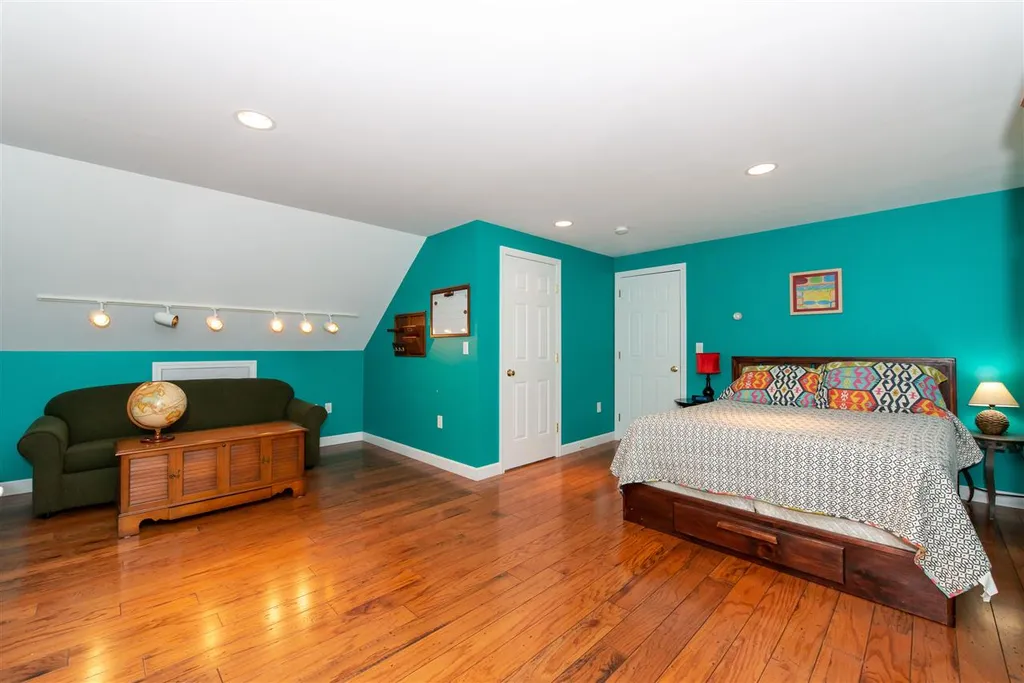 16 Woodland Road Dover NH 03820