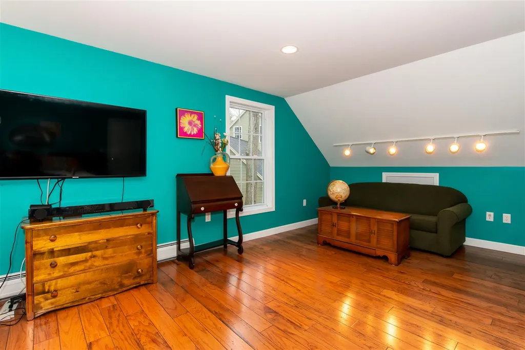 16 Woodland Road Dover NH 03820