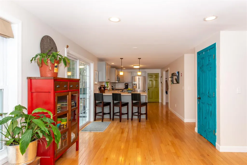 16 Woodland Road Dover NH 03820