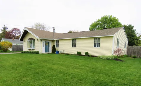 4 Holly Lane Hampton NH 03842