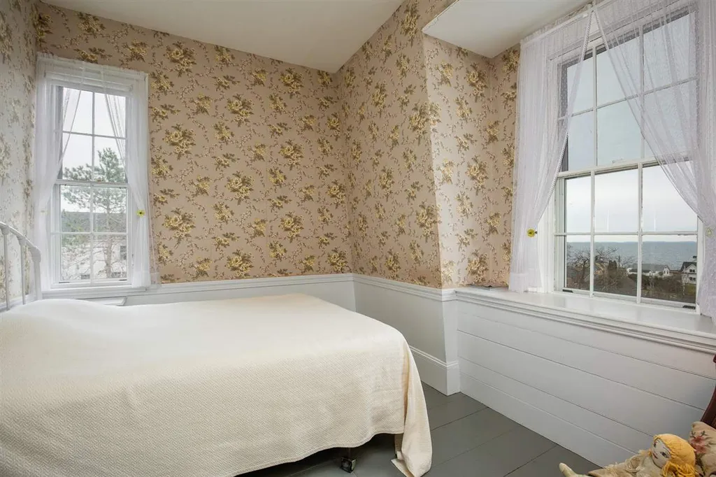 9 Atlantic Avenue North Hampton NH 03862