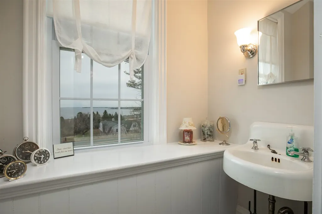 9 Atlantic Avenue North Hampton NH 03862