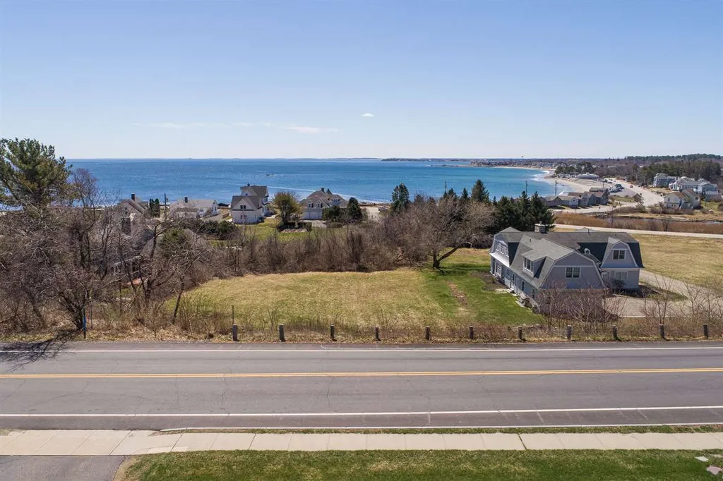 9 Atlantic Avenue North Hampton NH 03862