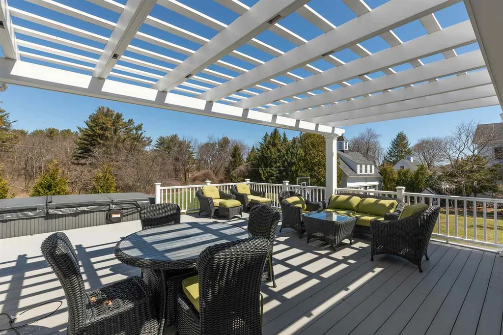 9 Atlantic Avenue North Hampton NH 03862