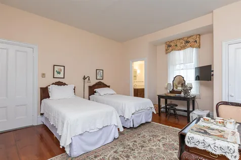 9 Atlantic Avenue North Hampton NH 03862