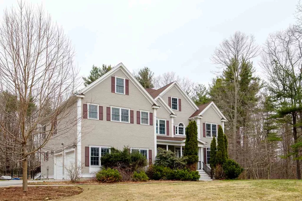 12 Buckskin Lane North Hampton NH 03862