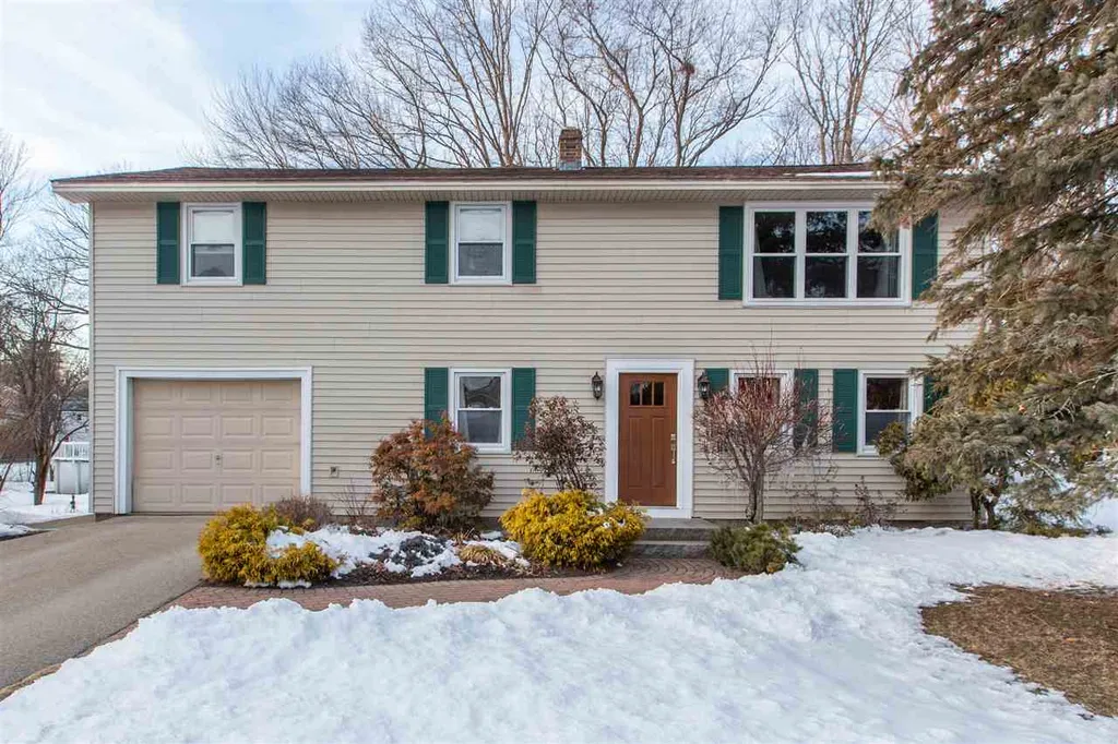 5 Cape Drive Hudson NH 03051