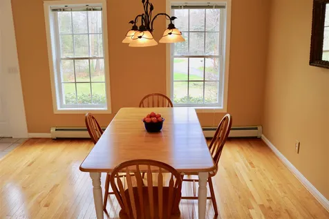 20 Winslow Drive Newmarket NH 03857-2198