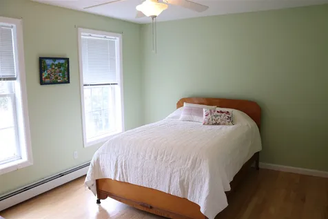 20 Winslow Drive Newmarket NH 03857-2198