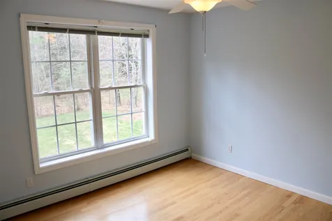 20 Winslow Drive Newmarket NH 03857-2198