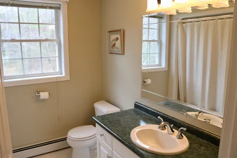 20 Winslow Drive Newmarket NH 03857-2198