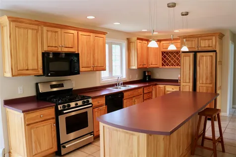 20 Winslow Drive Newmarket NH 03857-2198