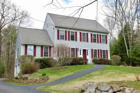 20 Winslow Drive Newmarket NH 03857-2198