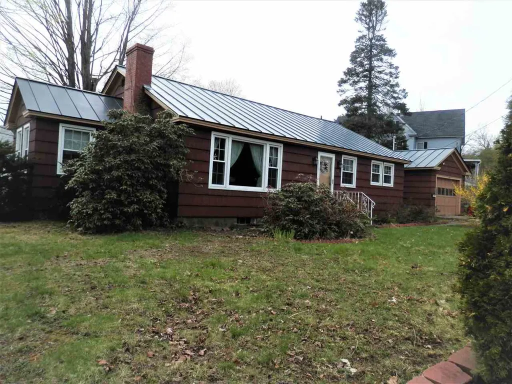 12 Charles Street Franklin NH 03235