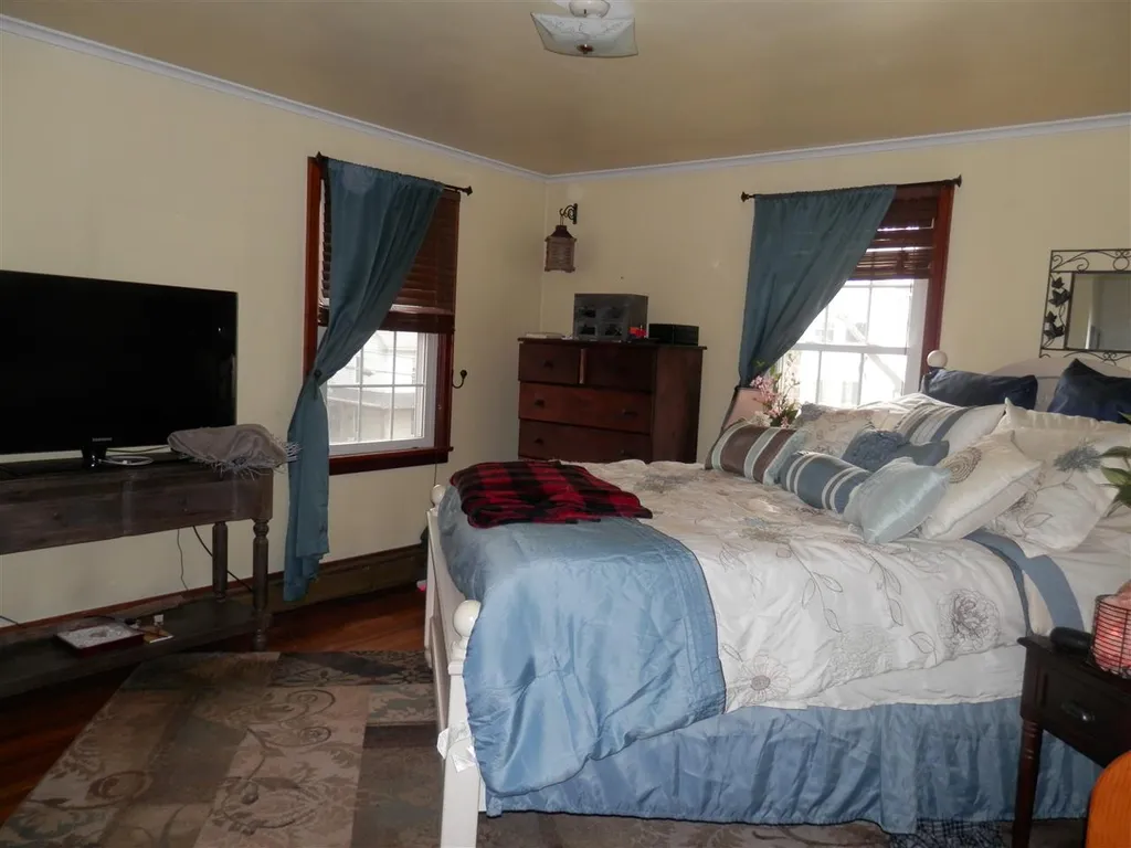 12 Charles Street Franklin NH 03235