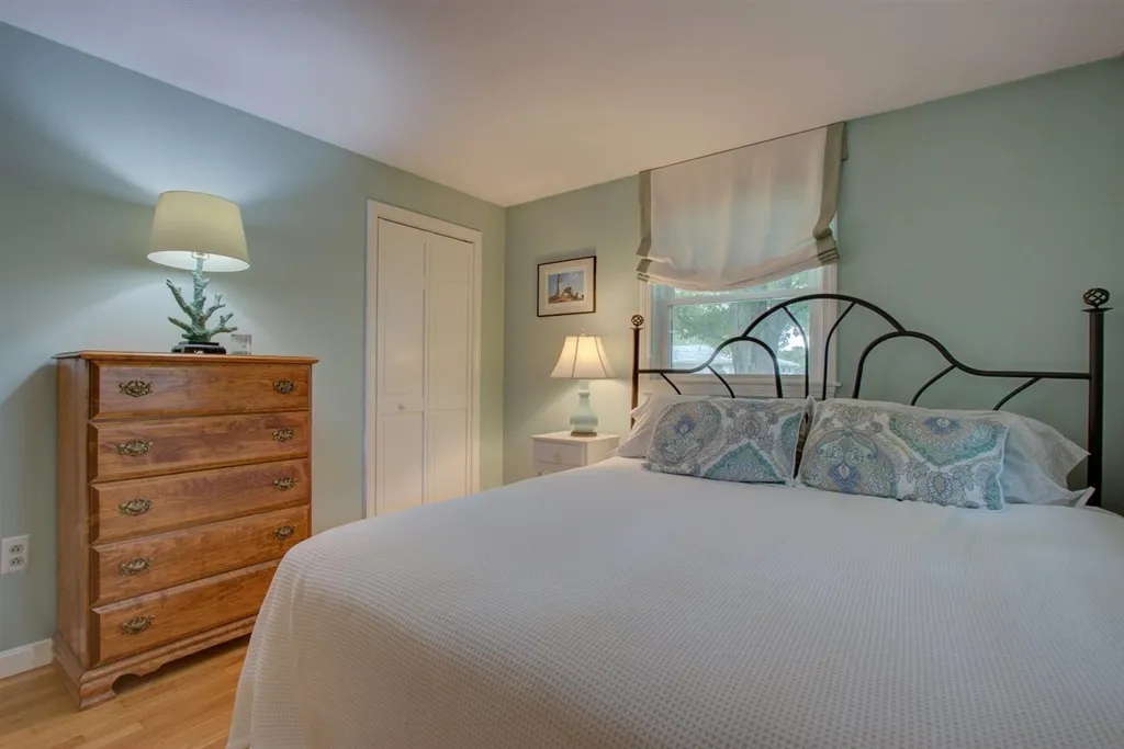 51 South Road North Hampton NH 03862