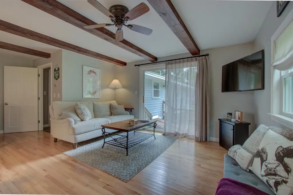 51 South Road North Hampton NH 03862