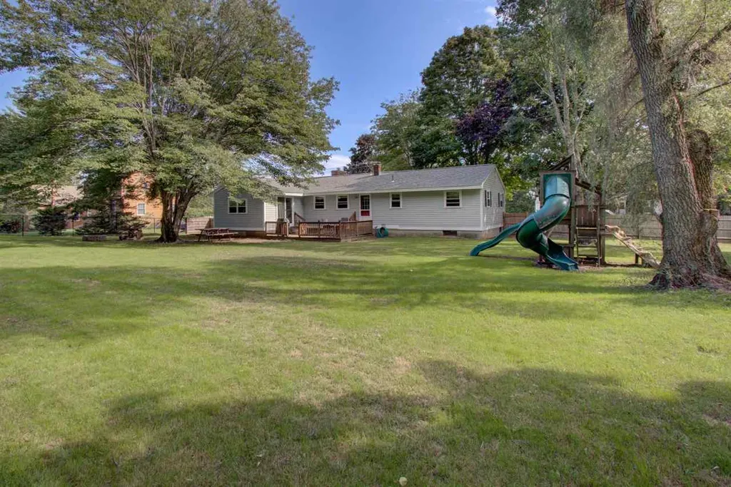 51 South Road North Hampton NH 03862