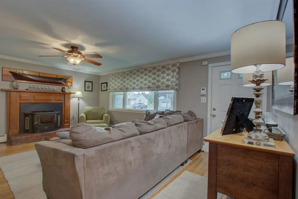 51 South Road North Hampton NH 03862
