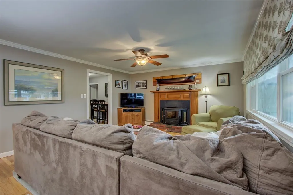51 South Road North Hampton NH 03862